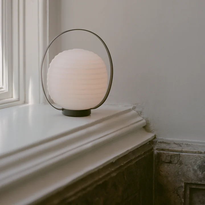 New Works - Lantern Portable Tischleuchte mit Akku