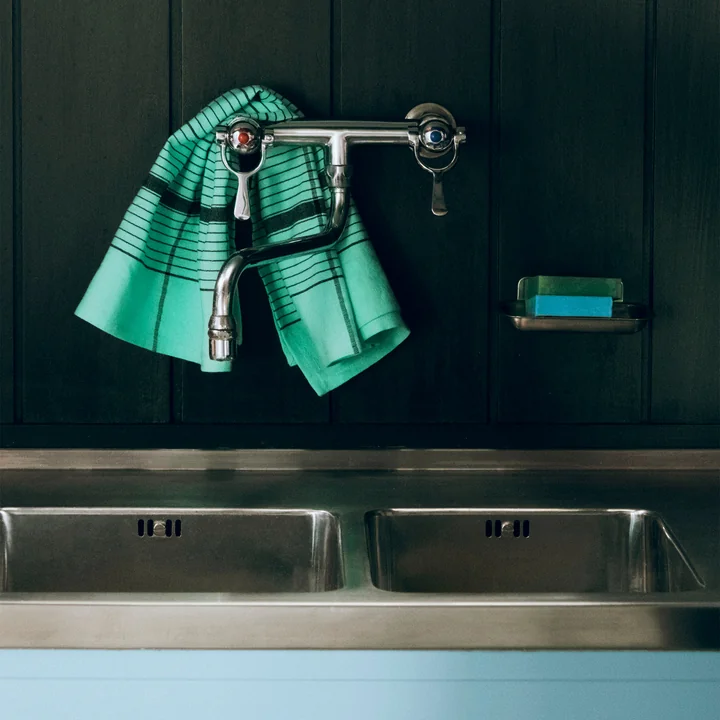 HAY - Linear Geschirrtuch, 80 x 52 cm, türkis