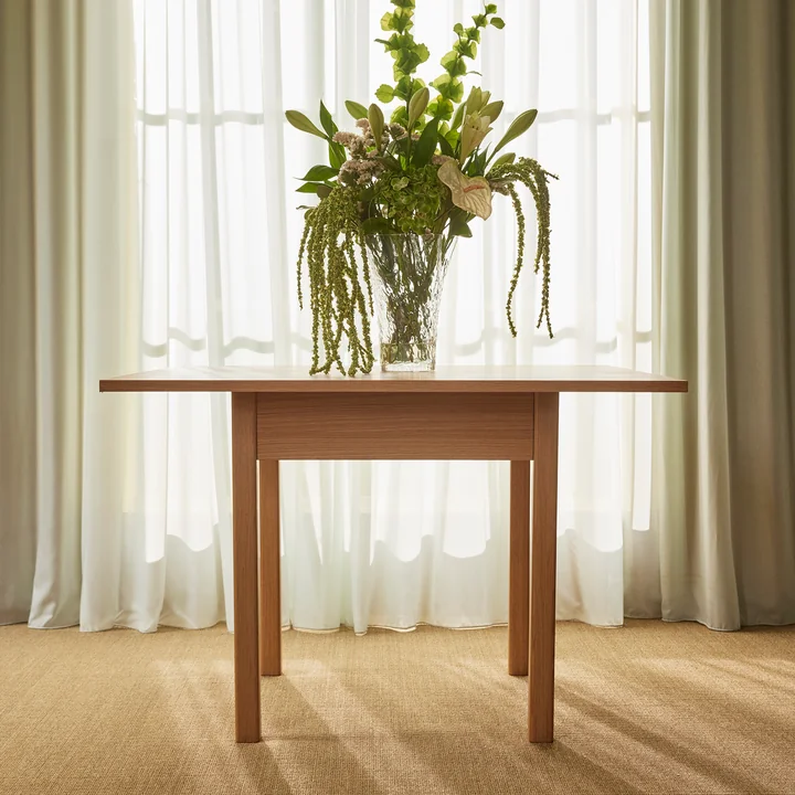 Hübsch Interior - Geo Esstisch 110 x 110 cm, Eiche