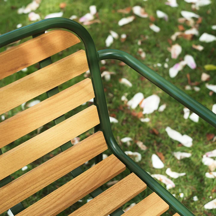 Normann Copenhagen - Vig Armlehnstuhl, dunkelgrün / robinie