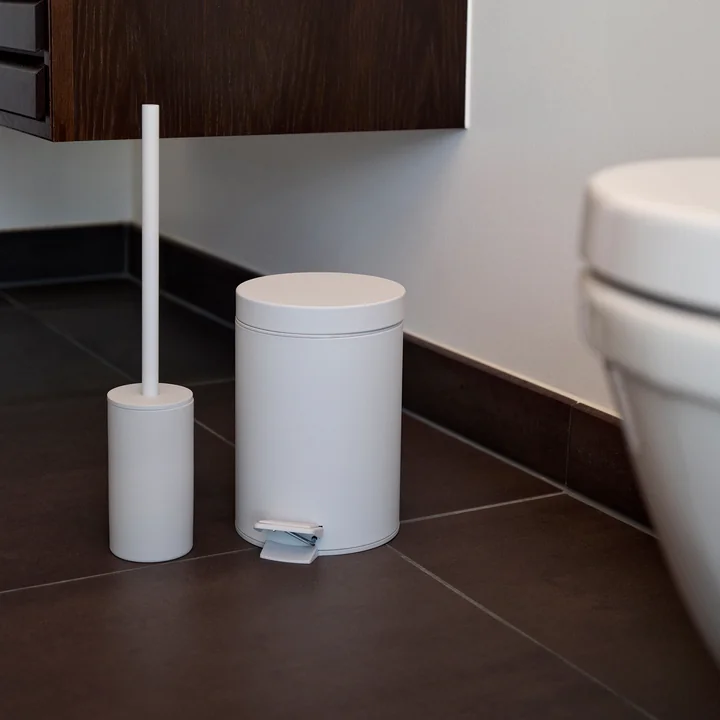 Zone Denmark - Solo Toilettenbürste und Pedaleimer, soft grey