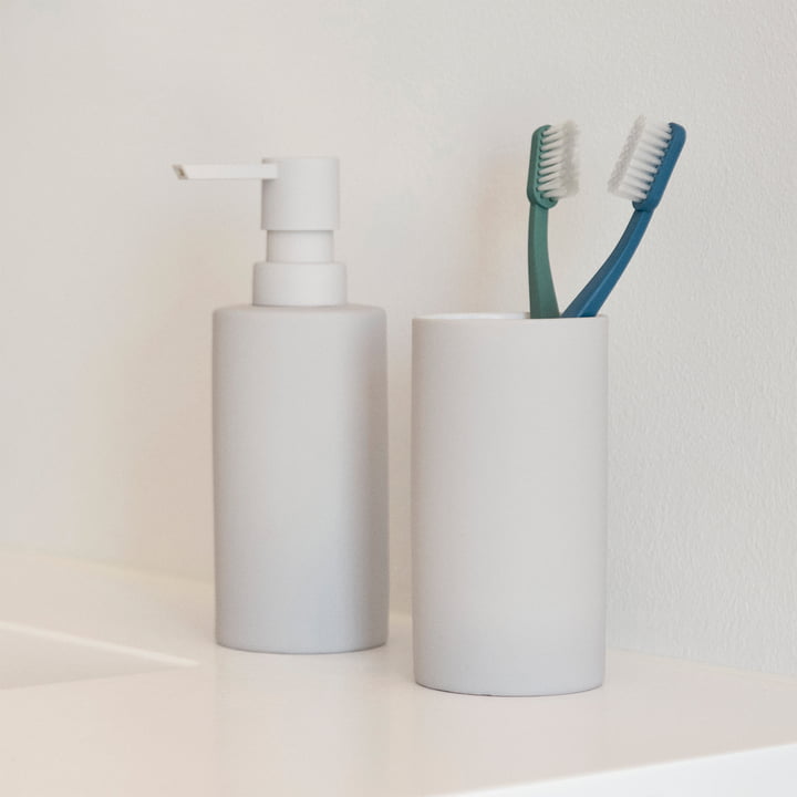 Zone Denmark - Solo Zahnputzbecher und Seifenspender, soft grey