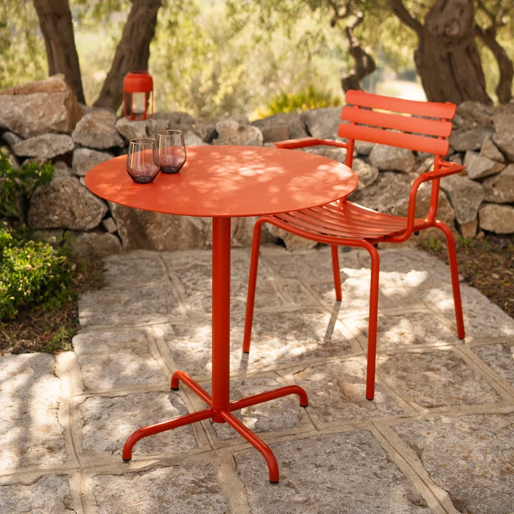 HOUE - Alua Outdoor Dining Armlehnstuhl, cayenne