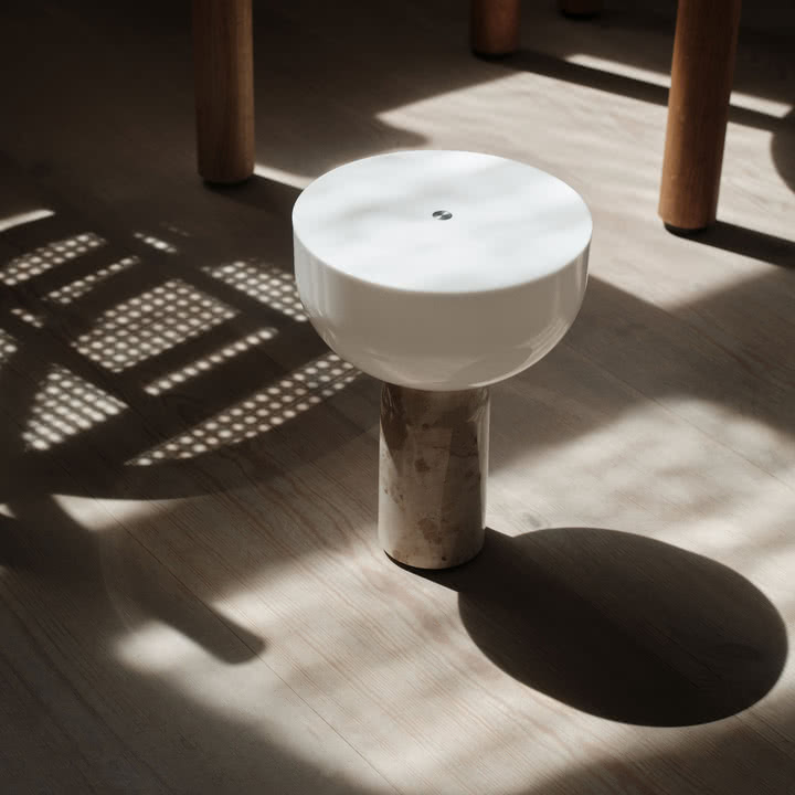 New Works - Kizu Portable LED Tischleuchte mit Akku, kunis breccia