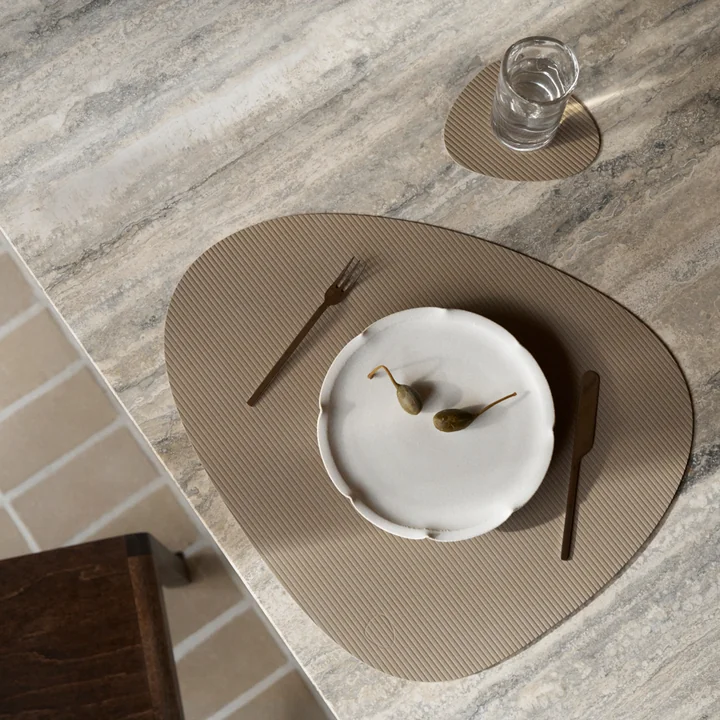 Lind DNA - Glasuntersetzer Curve und Tischset Curve L, Corduroy clay braun