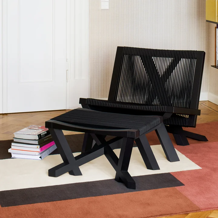 ClassiCon - Volkshaus Lounge Chair und Hocker, Eiche schwarz gebeizt / schwarz 