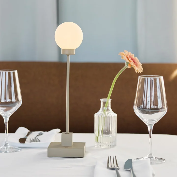 Northern - Snowball LED Tischleuchte mit Akku, graubeige