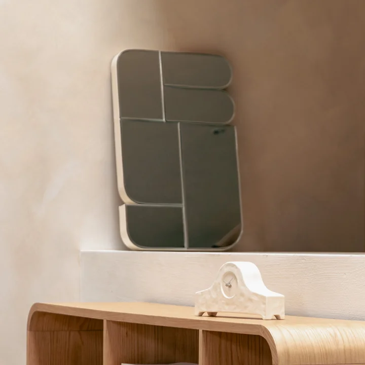 Zuiver - Glamour Spiegel, beige und Grandma Tischuhr, weiss