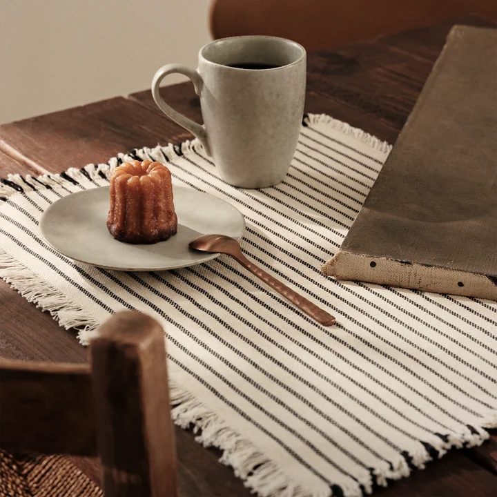 Broste Copenhagen - Elouise Tischläufer, 41,5 x 32 cm, off-white / schwarz