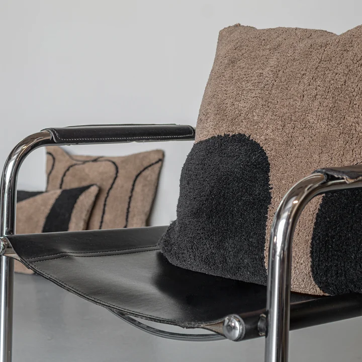 Mette Ditmer - Figura  Kissenbezug, getuftet, braun