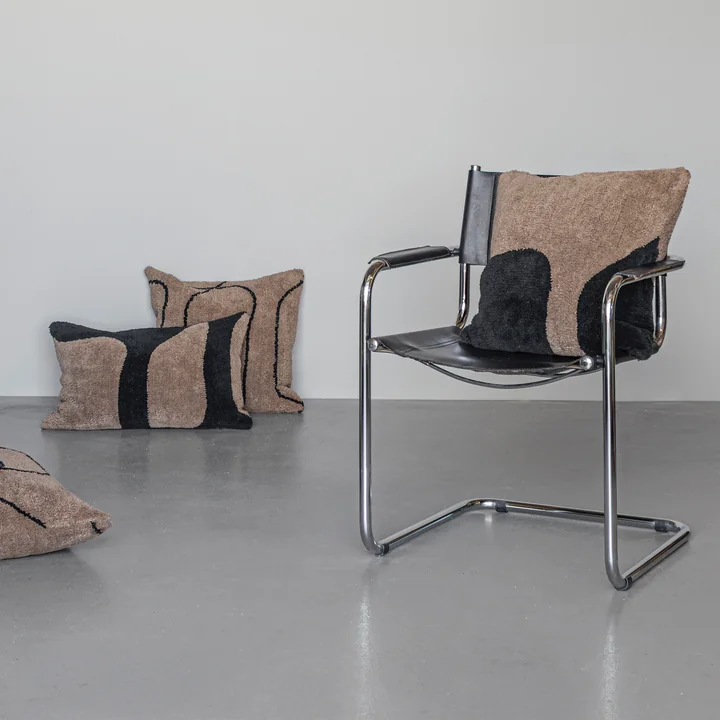 Mette Ditmer - Figura  Kissenbezug, getuftet, braun