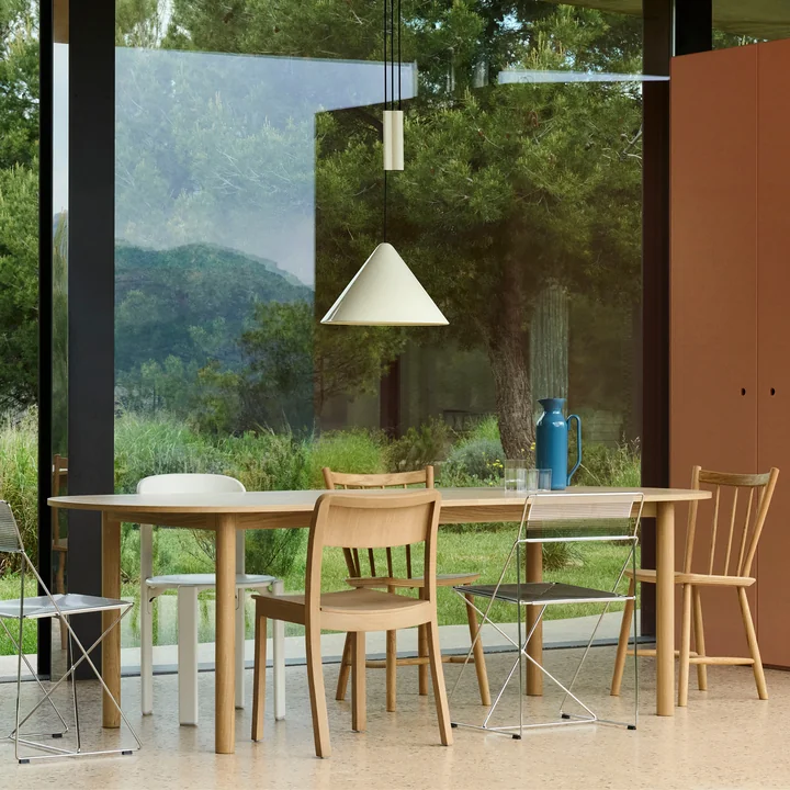 HAY - Annex Esstisch länglich, Compass Pendelleuchte höhenverstellbar