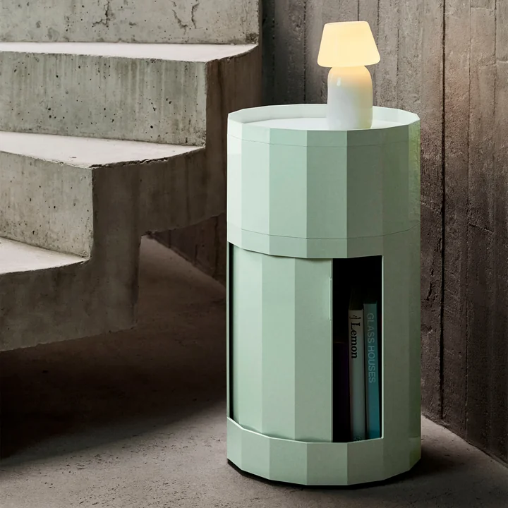 HAY - Facet Cabinet mit Füssen und Rollen, hoch, soft mint