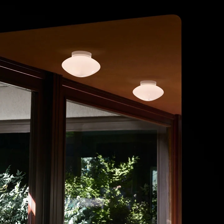 &Tradition - Mist AP22 Deckenleuchte / Wandleuchte, Ø 25 cm, matt weiss