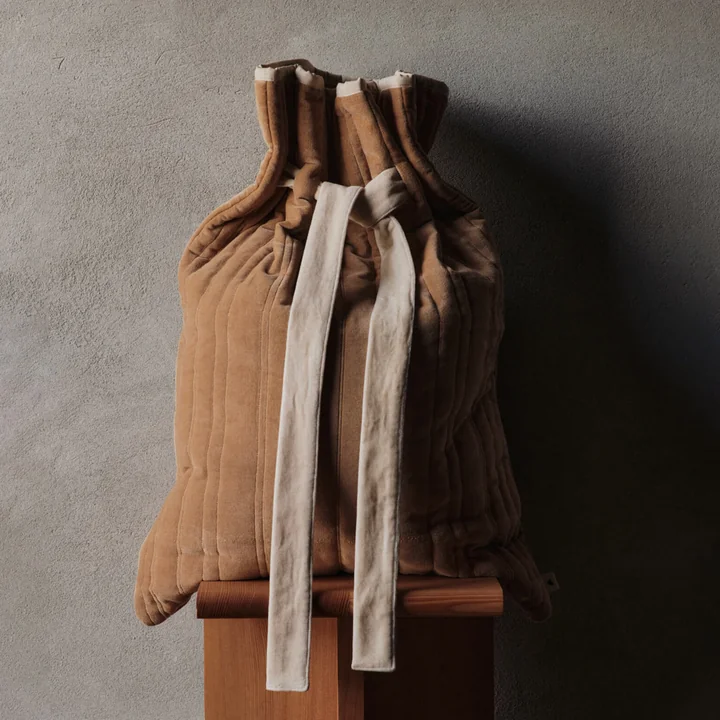 Ferm Living - Vari Geschenkesack, braun (Samt)