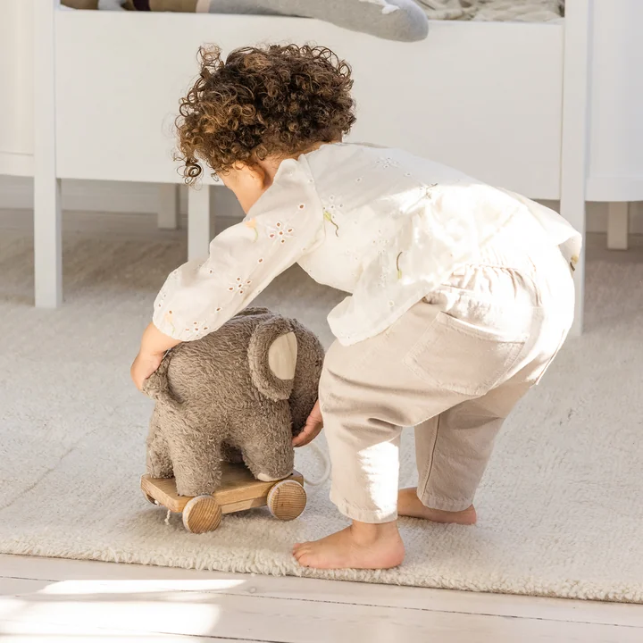 Sebra - Stoff-Nachziehtier Fanto der Elefant, grau