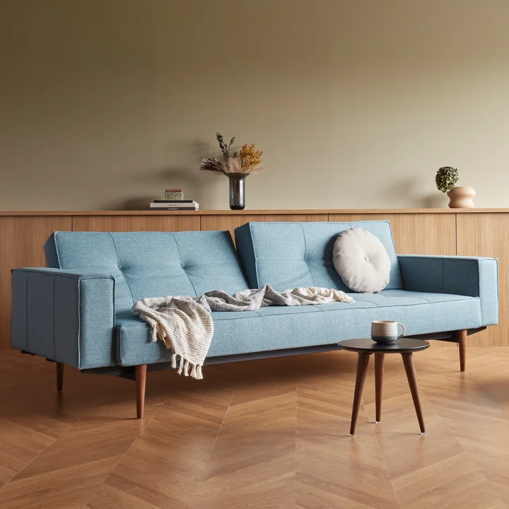 Innovation Living - Splitback Styletto Schlafsofa mit Armlehnen, hellblau (525 Mixed Dance)