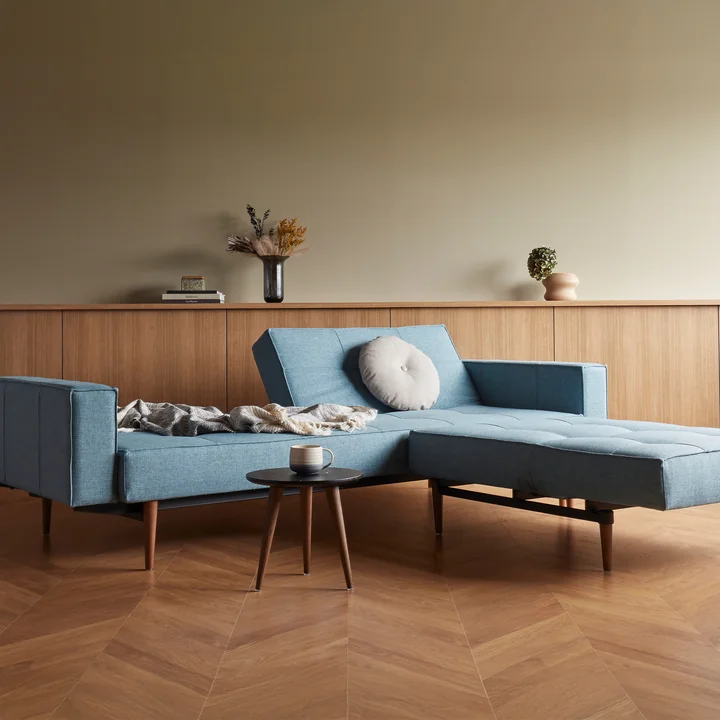 Innovation Living - Splitback Styletto Schlafsofa mit Armlehnen, hellblau (525 Mixed Dance)