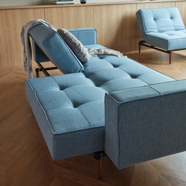 Innovation Living - Splitback Styletto Schlafsofa mit Armlehnen, hellblau (525 Mixed Dance)