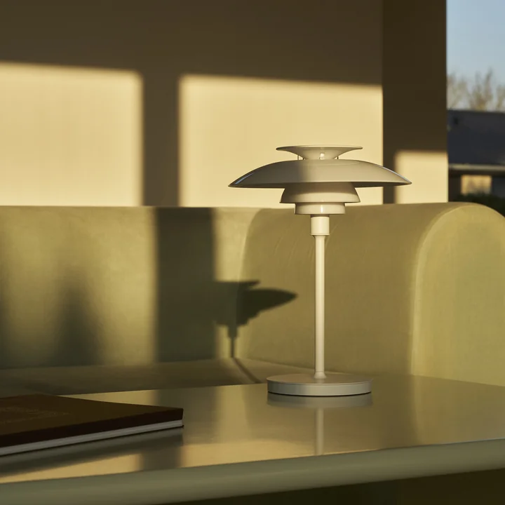 Louis Poulsen - PH80 Portable Akku LED-Tischleuchte, opalweiss / weiss