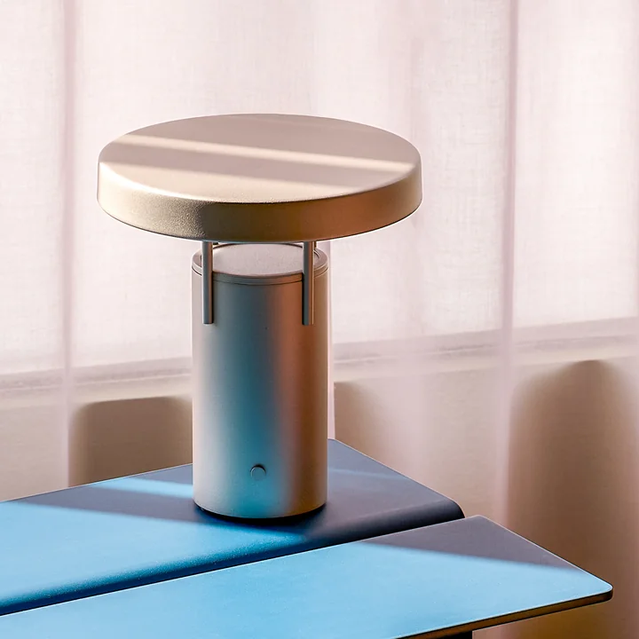 Hübsch Interior - BringMe Akku LED-Tischleuchte, Mini, metallic sand