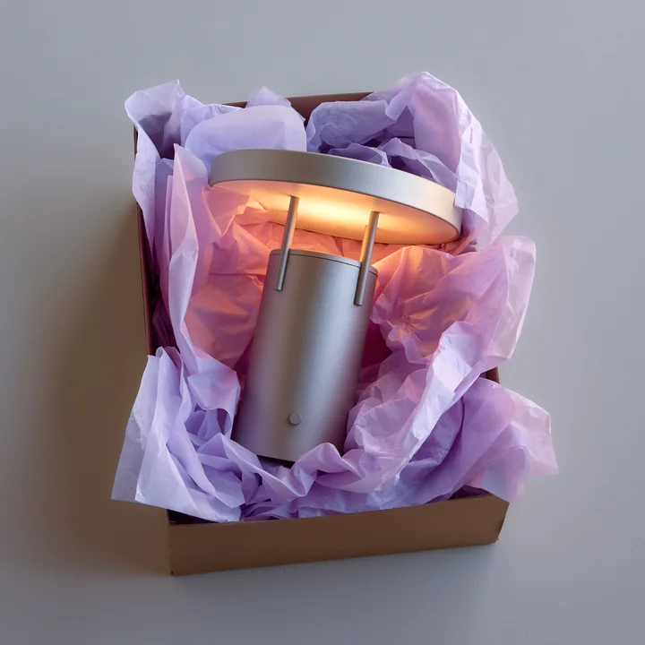 Hübsch Interior - BringMe Akku LED-Tischleuchte, Mini, metallic sand