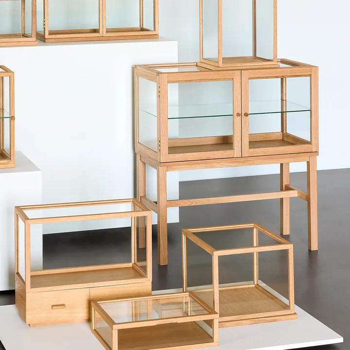 Hübsch Interior - Poetic Display Schrank, H 88 cm, Glas / Eiche natur