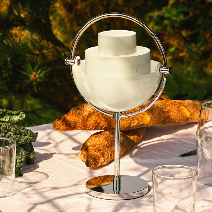 Gubi - Multi-Lite Portable Akku Tischleuchte, Chrom / pearl