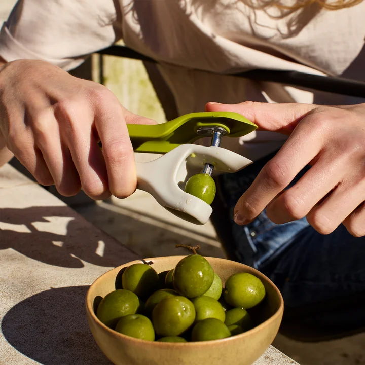 Joseph Joseph - Tweezy 2-in-1 Entkerner, stone / green