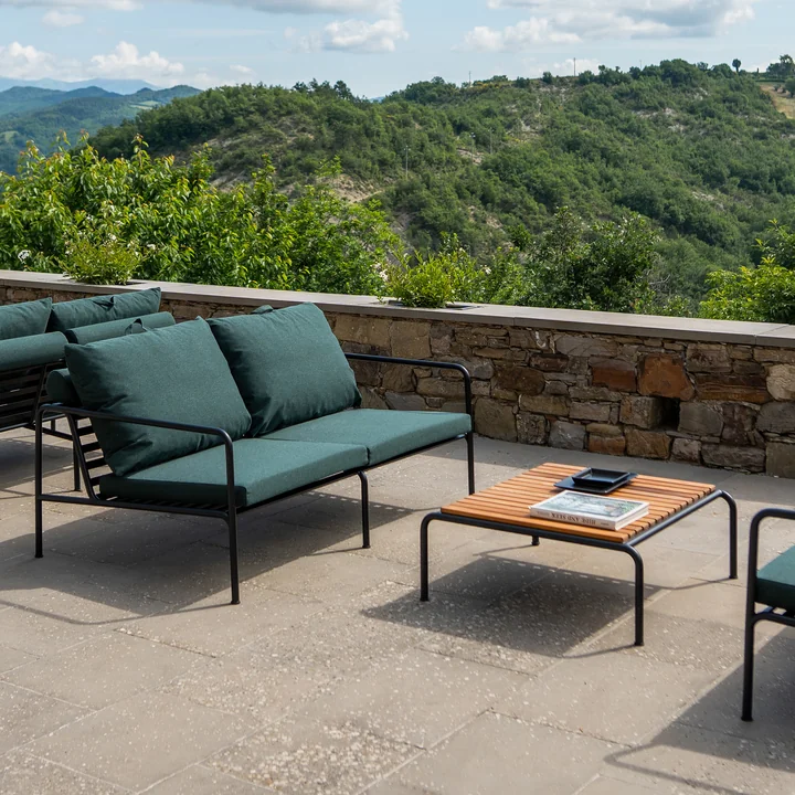 HOUE - AVON Sofa 2-Sitzer, schwarz / alpine mit AVON Tisch, Thermo-Esche / schwarz