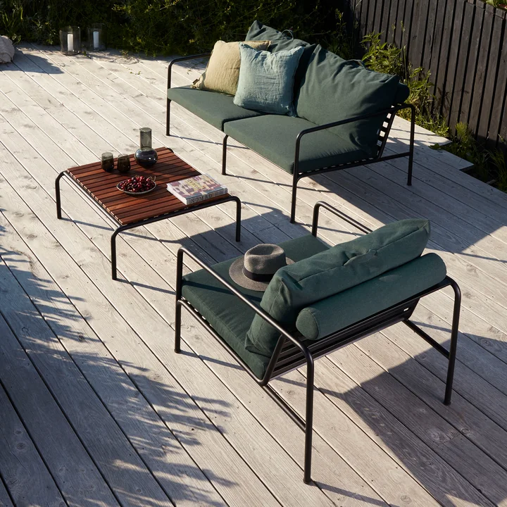 HOUE - AVON Sofa 2-Sitzer und Stuhl, schwarz / alpine mit AVON Tisch, Thermo-Esche / schwarz