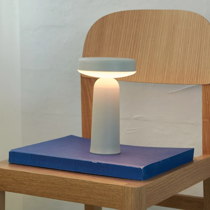 Muuto - Ease Portable LED Outdoor Akkuleuchte, grau