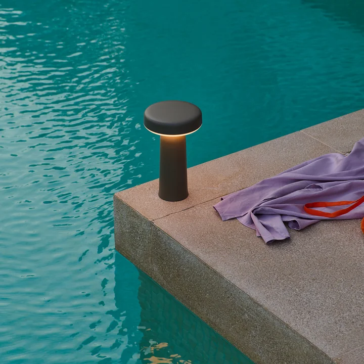 Muuto - Ease Portable LED Outdoor Akkuleuchte, schwarz