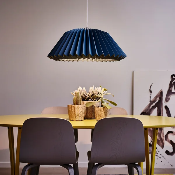 Pleats 116 Megatwo Pendelleuchte L von Le Klint in Indigo Blue