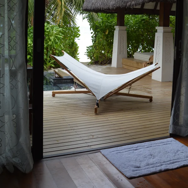 Kajito Hängematte von Cacoon auf der Terrasse