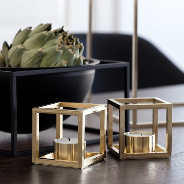 Kubus T Teelichthalter von Audo in Messing