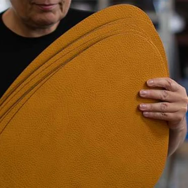 Lind DNA: Produktion Tischset Curve L