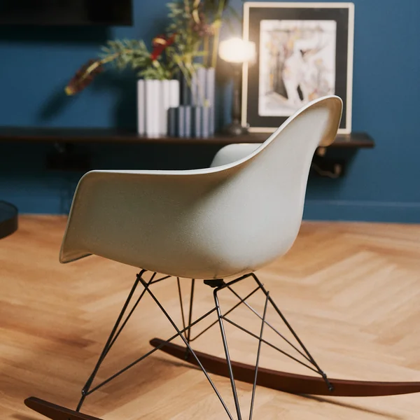 Vitra - Eames Fiberglass Armchair RAR, weiss