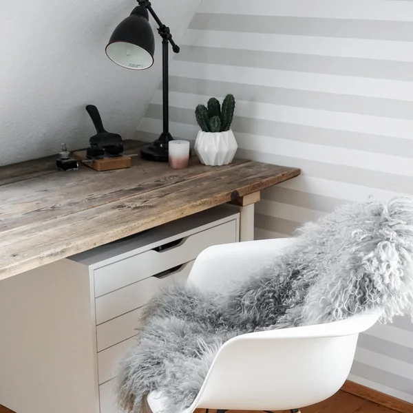 Arbeitszimmer mit Dachschräge einrichten