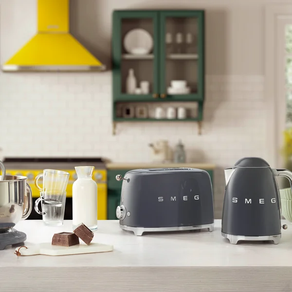 2-Scheiben Toaster TSF01 & Wasserkocher von Smeg