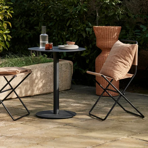 Pond Bistrotisch von Ferm Living in der Farbe schwarz