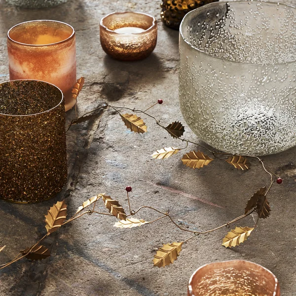 Leaf Girlande von House Doctor in der Farbe gold